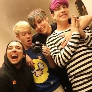 Meet your Posher, Mia